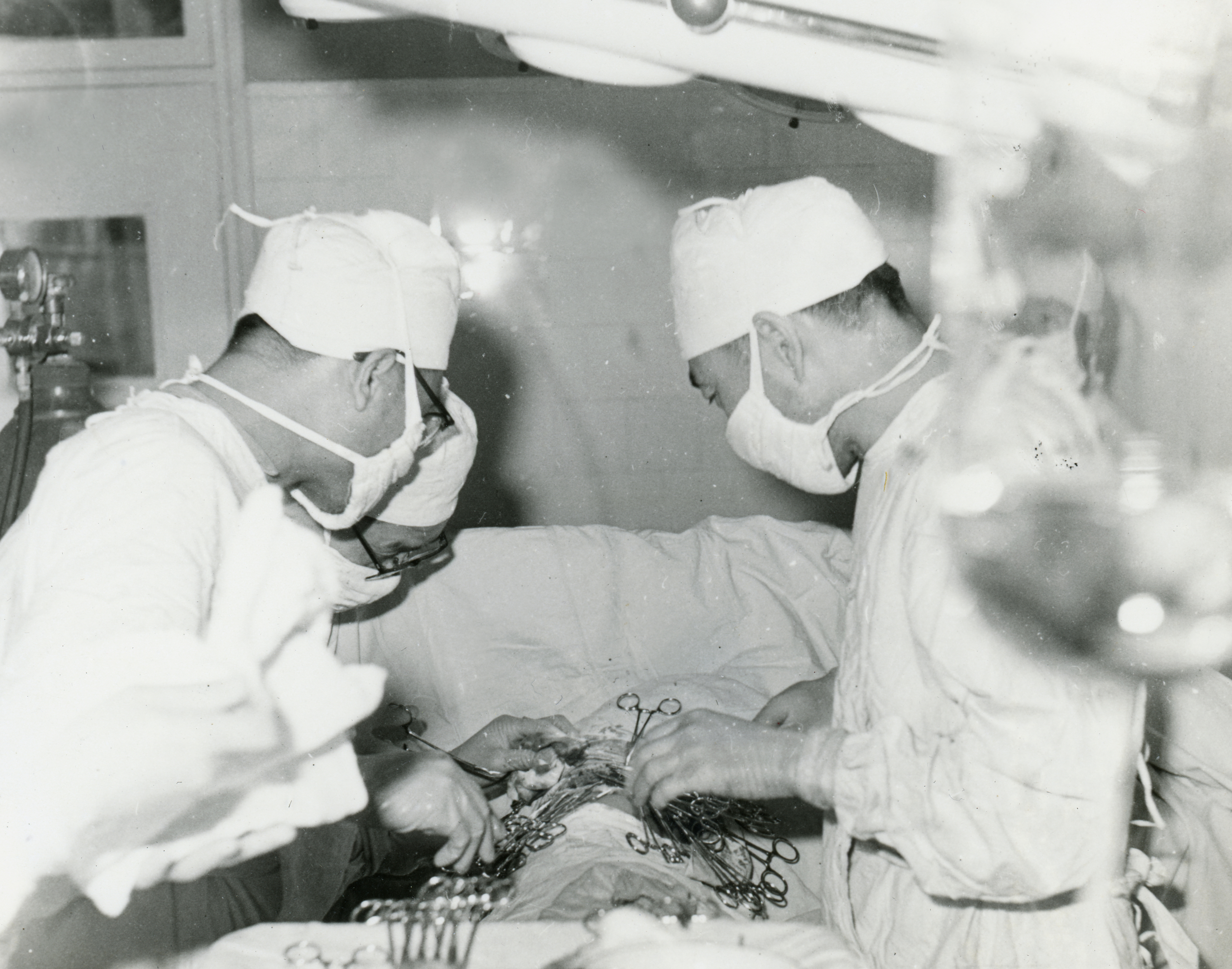 越南总理范明政在京接见南溪山医院职工代表