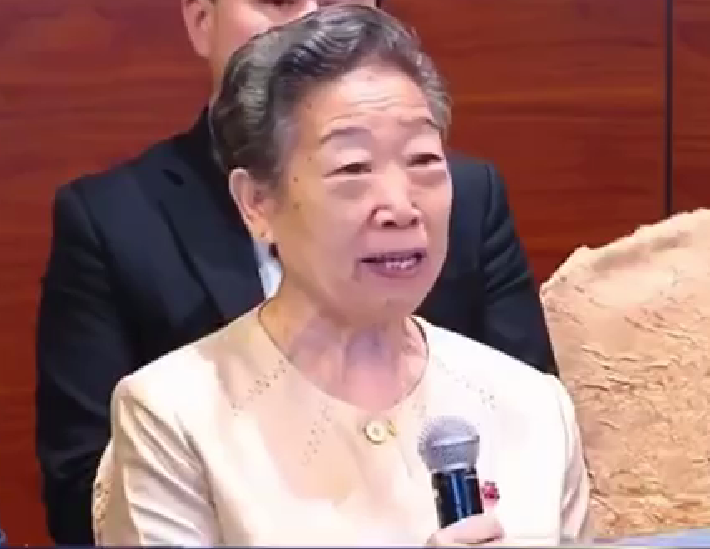 越南总理范明政在京接见南溪山医院职工代表