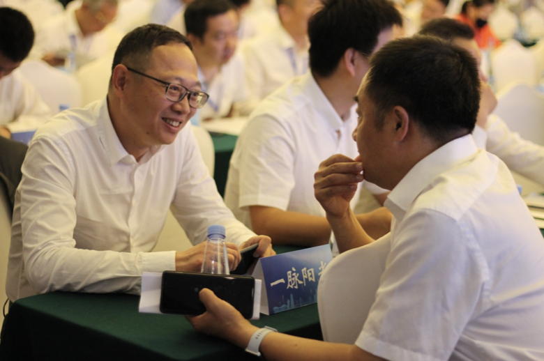 百家商会进黄冈：招大引强，一脉阳光助力黄冈按下区域医疗发展「快进键」