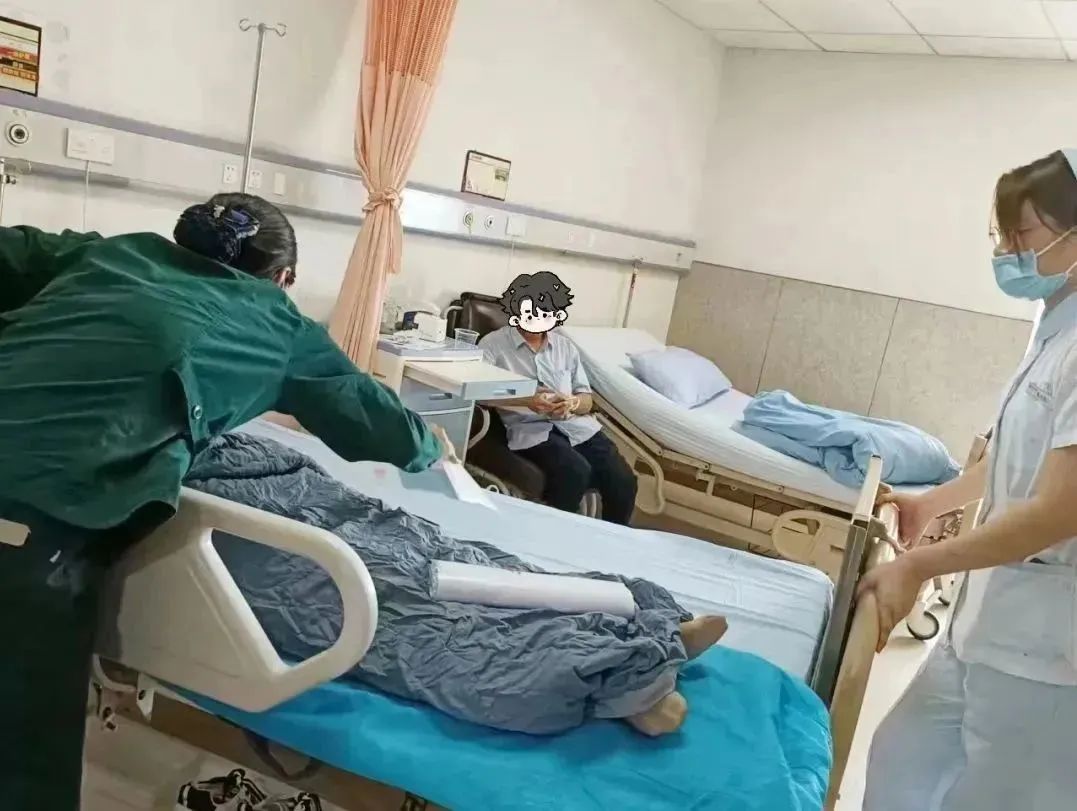 外地聋哑女子吐血不止，孤身求医，过程太戳泪...