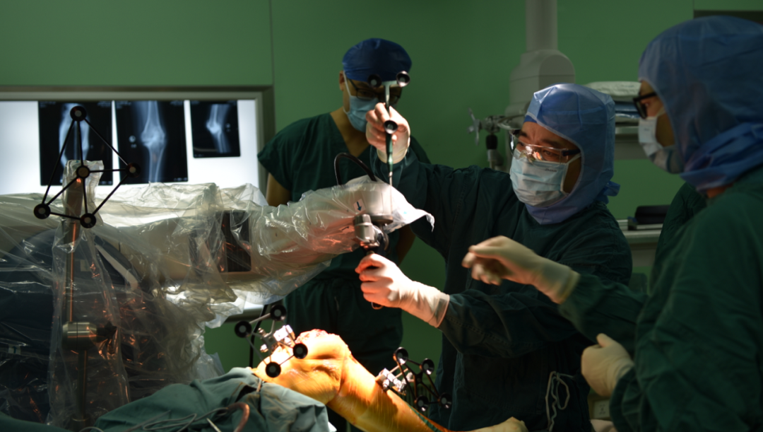 当关节置换机器人对上「不死的癌症」,这场关于类风湿性关节炎的战役究竟谁能胜出?