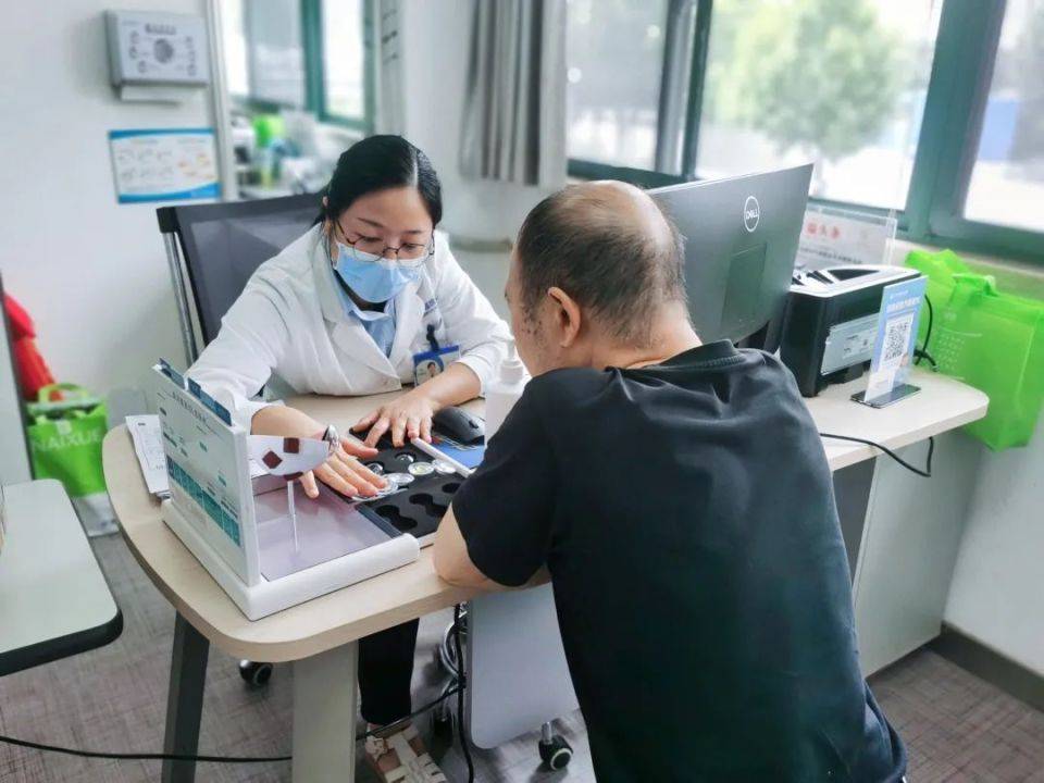 得了白内障,可以滴眼药水治疗吗?武汉普瑞眼科医院医生为您解答