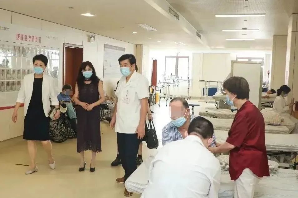 上海天佑医院开启专家讲学、专项培训「夏令营」模式