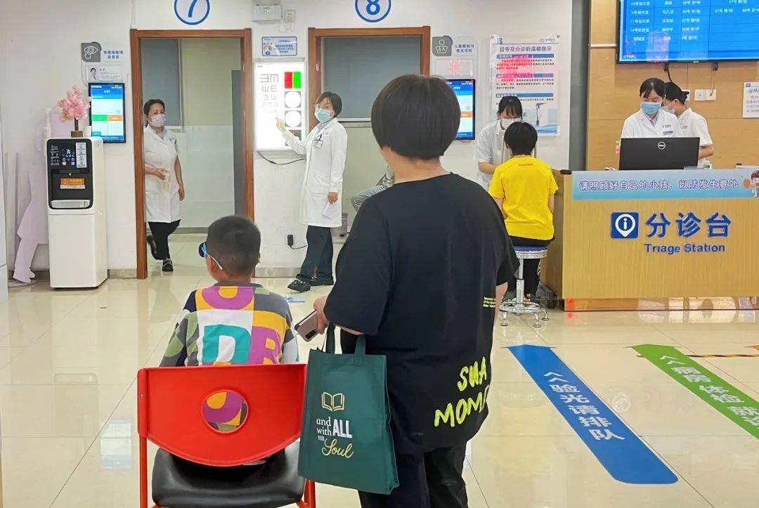 小小年纪就有了散光？武汉普瑞眼科医生提醒：孩子散光不能忽视！