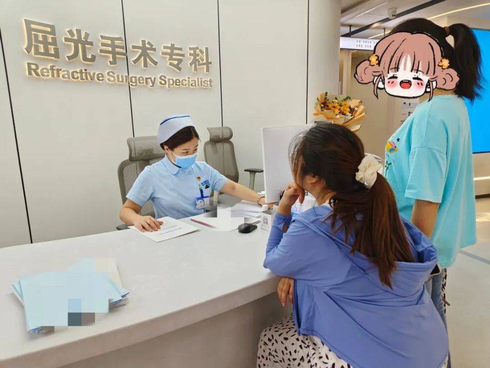 近视手术前为什么要停戴隐形眼镜？要停戴多久？武汉普瑞眼科医院医生为您解答