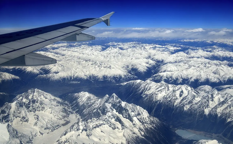 西藏阜康医院 4 名医护人员在万米高空开展紧急救援！