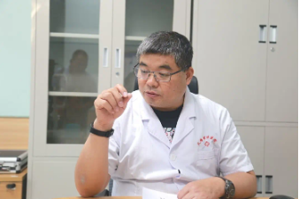 艾格眼科程勉征主任荣获「武汉五一劳动奖章」称号-追光筑梦守初心，脚踏实地铸人生】
