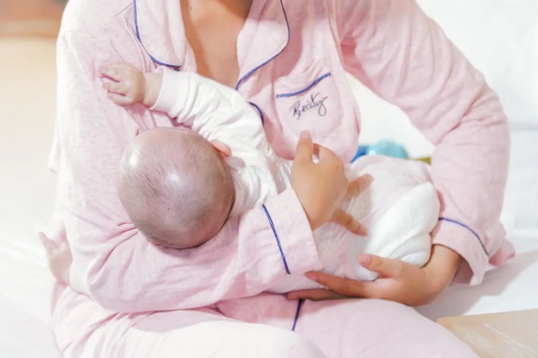 【母乳喂养周】职场妈妈的母乳喂养指南请查收