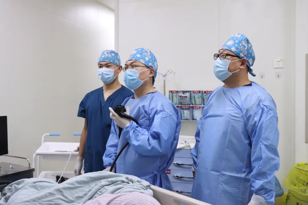 西安高新医院成功为一名急性阑尾炎患者实施院内首例 ERAT 术