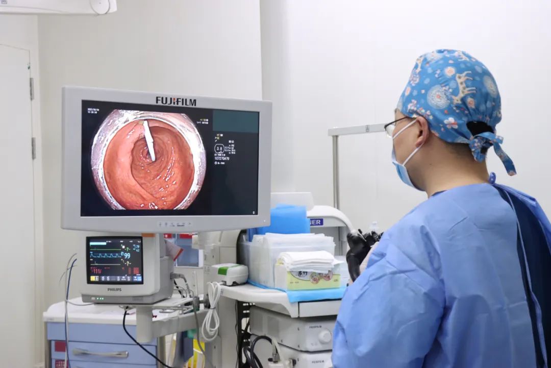 西安高新医院成功为一名急性阑尾炎患者实施院内首例 ERAT 术