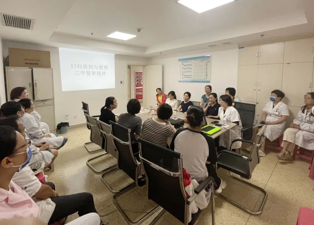 南大一附院涂春华教授来九江市第一人民医院妇科交流指导