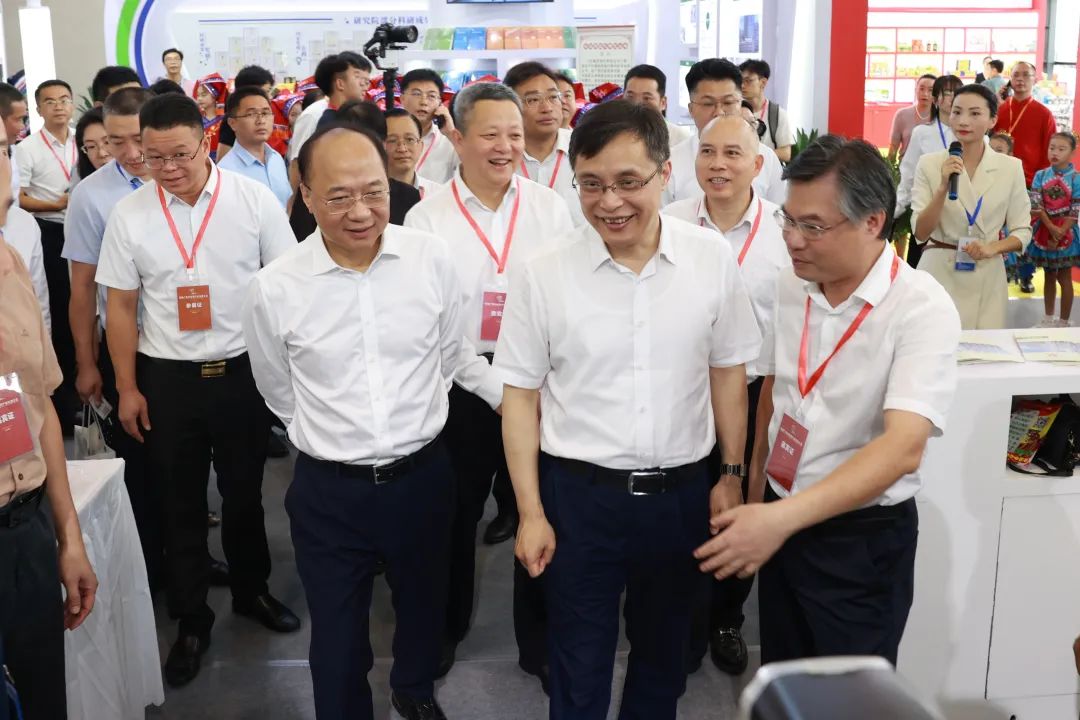 中医中药新荟萃、产业发展新交融——医院亮相首届广西中医药产业交流大会