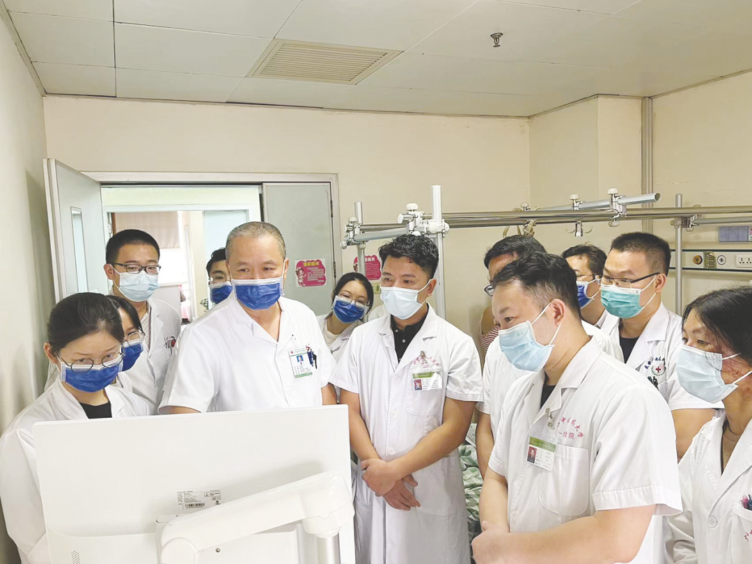 广西中医药大学一附院为「腰疾」患者成功实施脊柱内镜下三个间隙减压融合手术