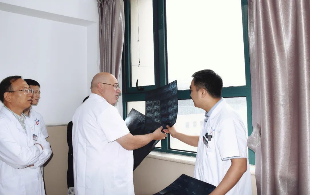 德国脊柱大师在河南省直第三人民医院