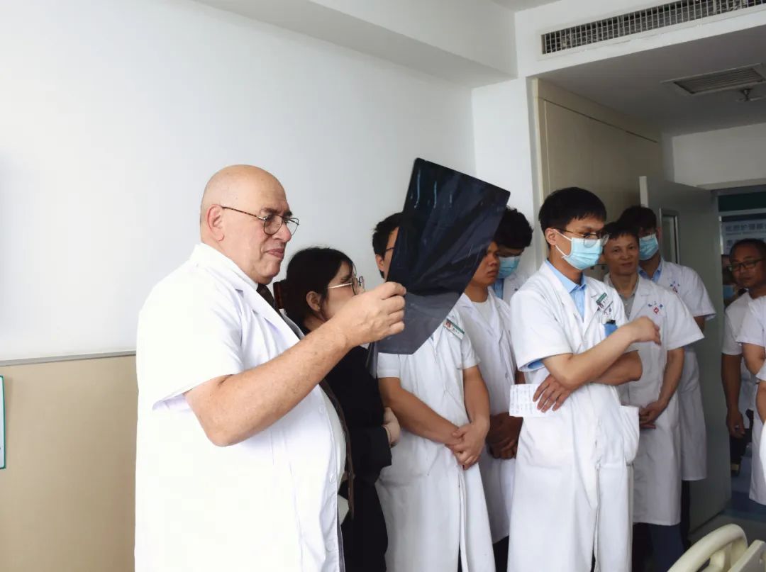 德国脊柱大师在河南省直第三人民医院
