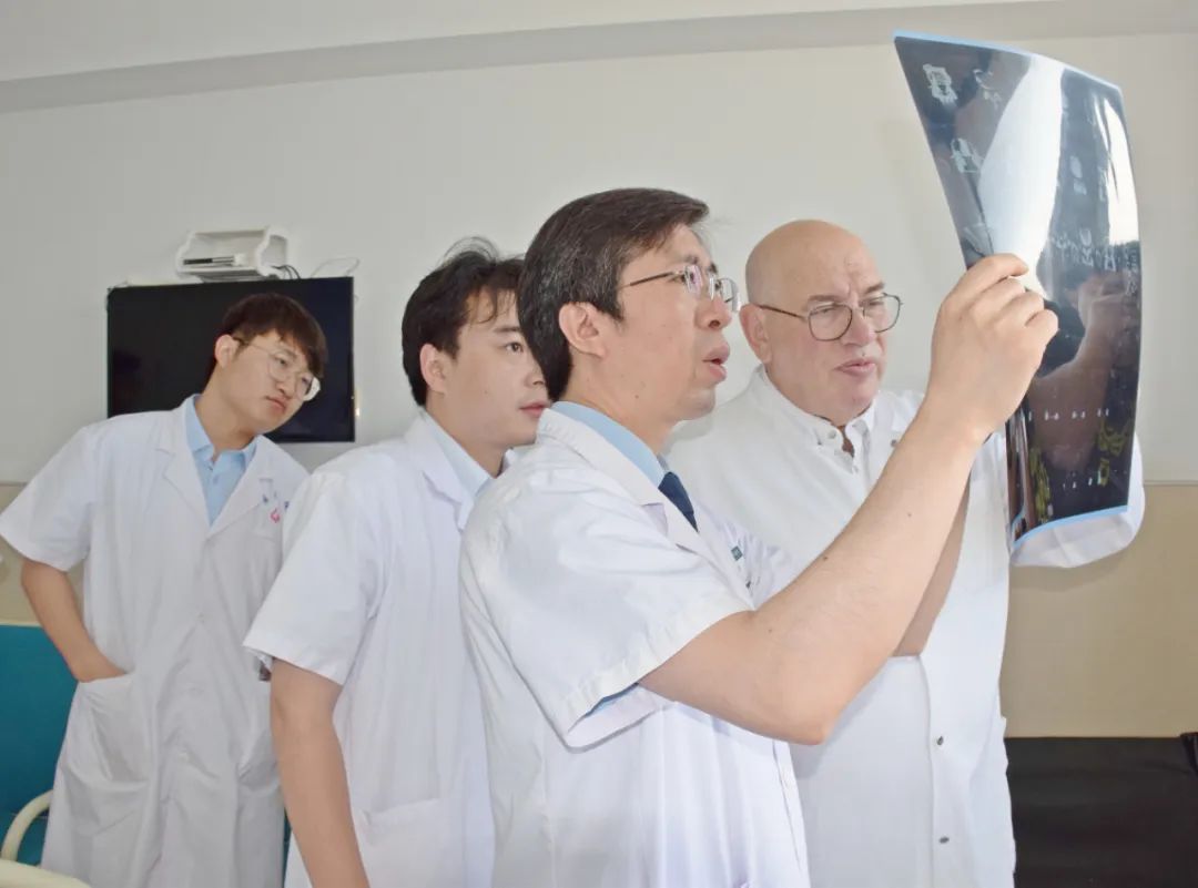 德国脊柱大师在河南省直第三人民医院
