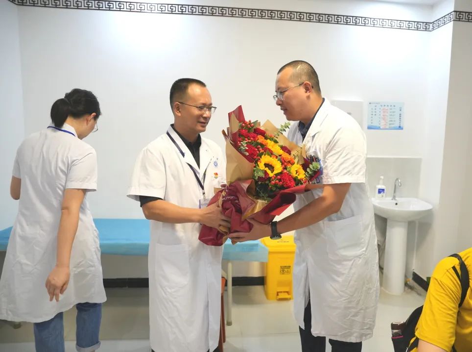 如果用仙剑的方式打开医师节……