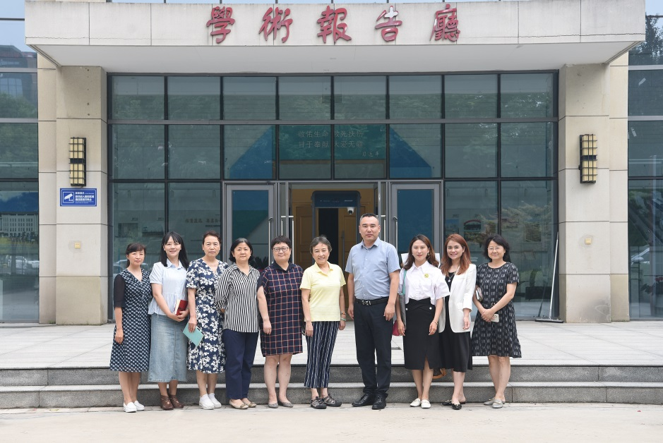 中国母婴健康成长万里行座谈会暨基地授牌仪式在西北妇女儿童医院举行