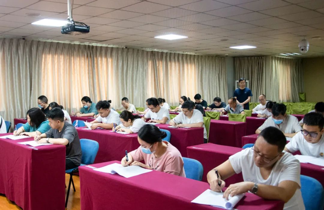 夯实基础 | 成都誉美医院开展青年医师「三基三严」理论知识考核