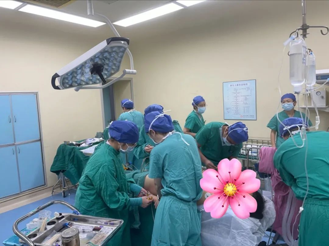 郑大三附院紧急救治患妊娠期急性脂肪肝双胎孕妈