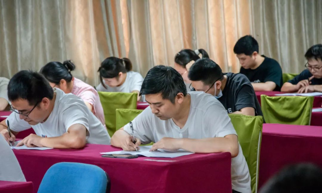 夯实基础 | 成都誉美医院开展青年医师「三基三严」理论知识考核