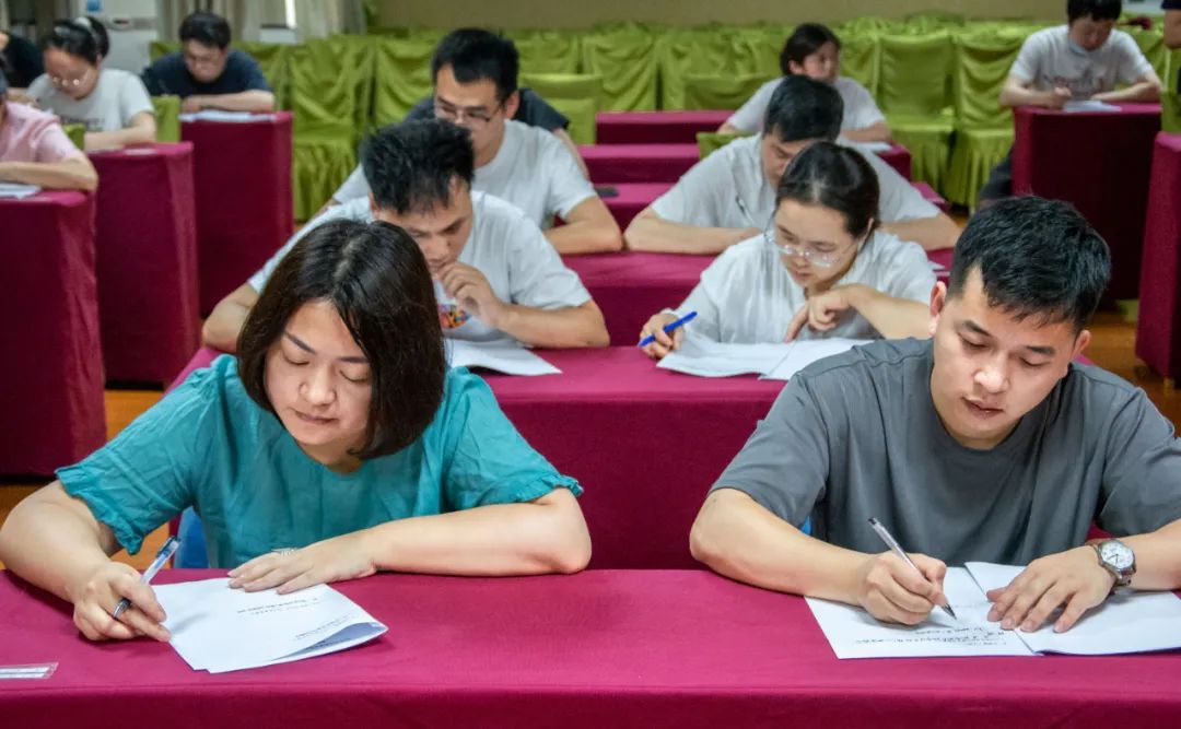 夯实基础 | 成都誉美医院开展青年医师「三基三严」理论知识考核