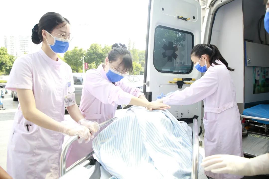 九江市第一人民医院活水院急诊科开展重大突发事件急救演练