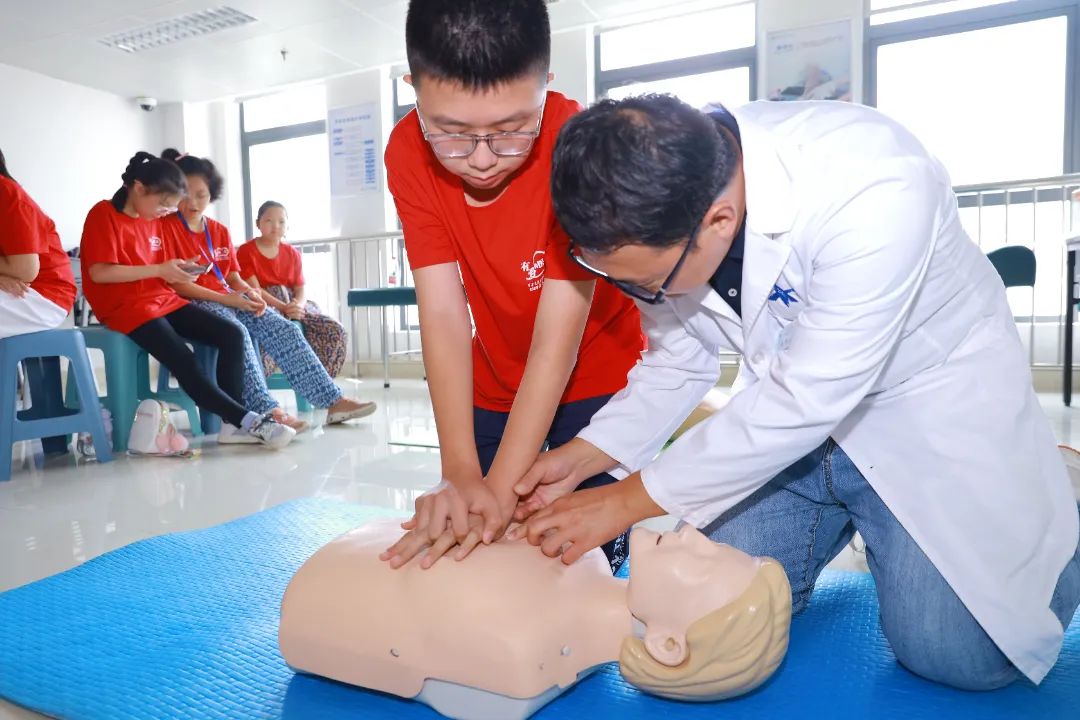 西安交通大学第一附属医院第七届「有爱的医二代」暑期医疗体验营圆满结束