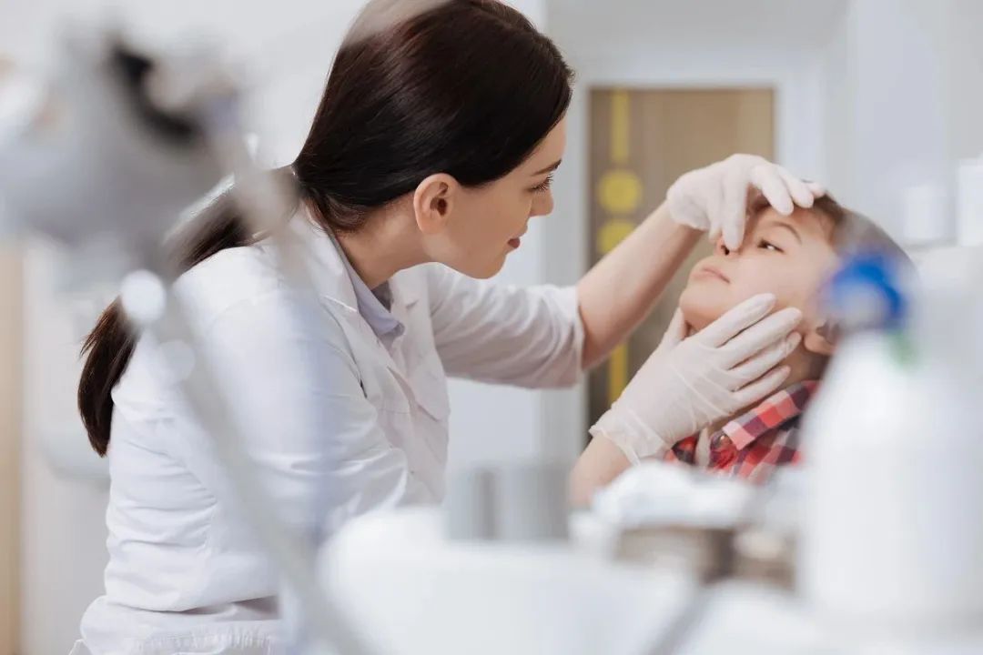 和睦家耳鼻喉科「搞大事」!医术+设备解决疾病困扰