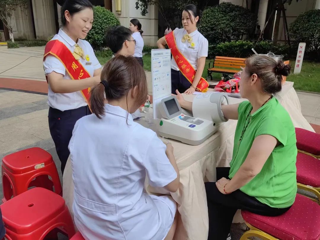 南昌健康管理中心走进社区，倾听百姓声音