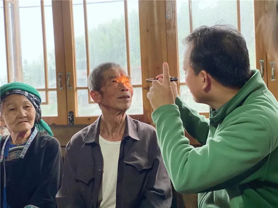 在黑暗中探寻光明的希望——白内障与青光眼专科篇