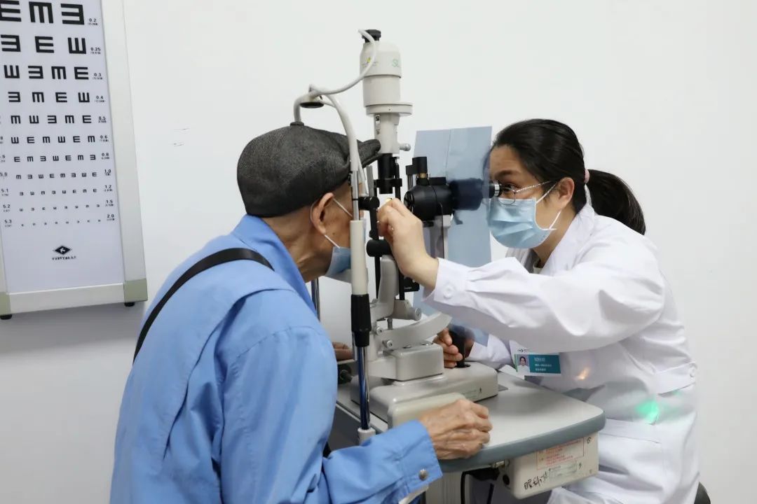 在黑暗中探寻光明的希望——白内障与青光眼专科篇