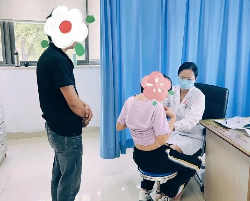 是发育还是怪病？12 岁少女一侧乳房疯狂生长！真相吓人...