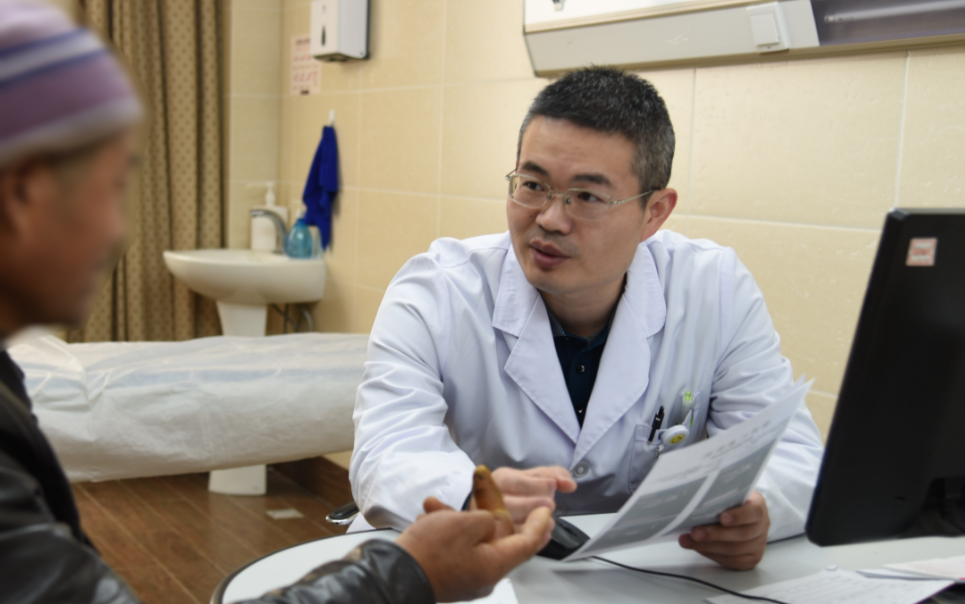 立足科研求创新 逐梦仁慈行致远——记徐州仁慈医院科教科主任郑大伟