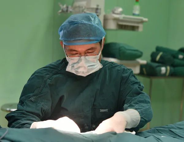 立足科研求创新 逐梦仁慈行致远——记徐州仁慈医院科教科主任郑大伟