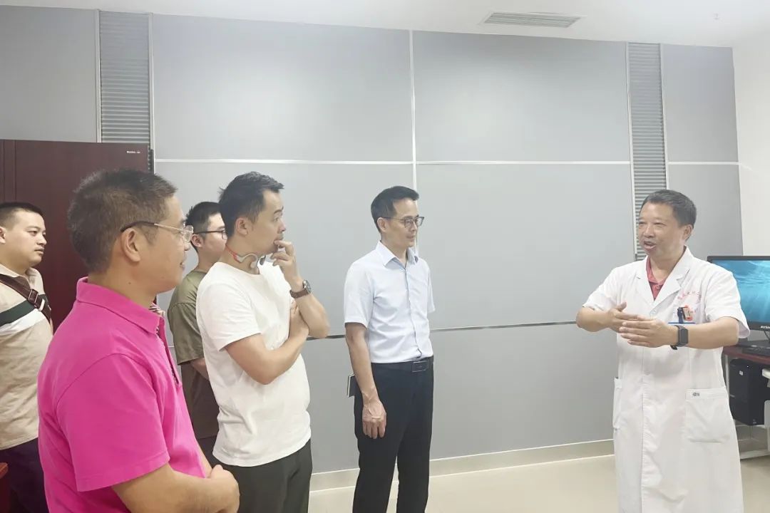 共同推进医学影像人工智能研发，重庆松山医院赴重医附二院参观考察