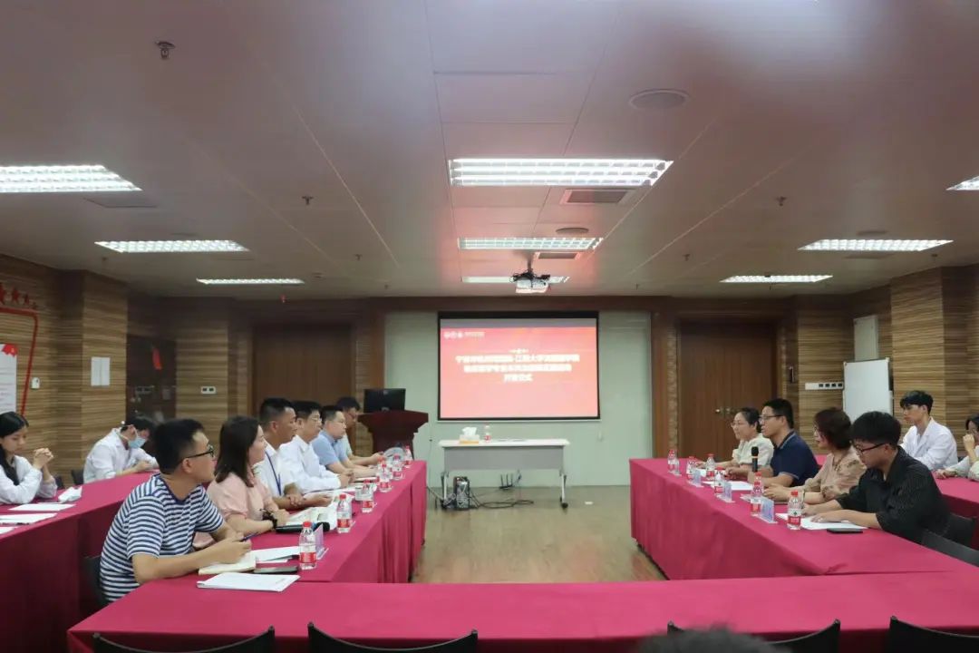 江南大学无锡医学院临床医学专业学生来宁波市杭州湾医院开展早临床实践活动