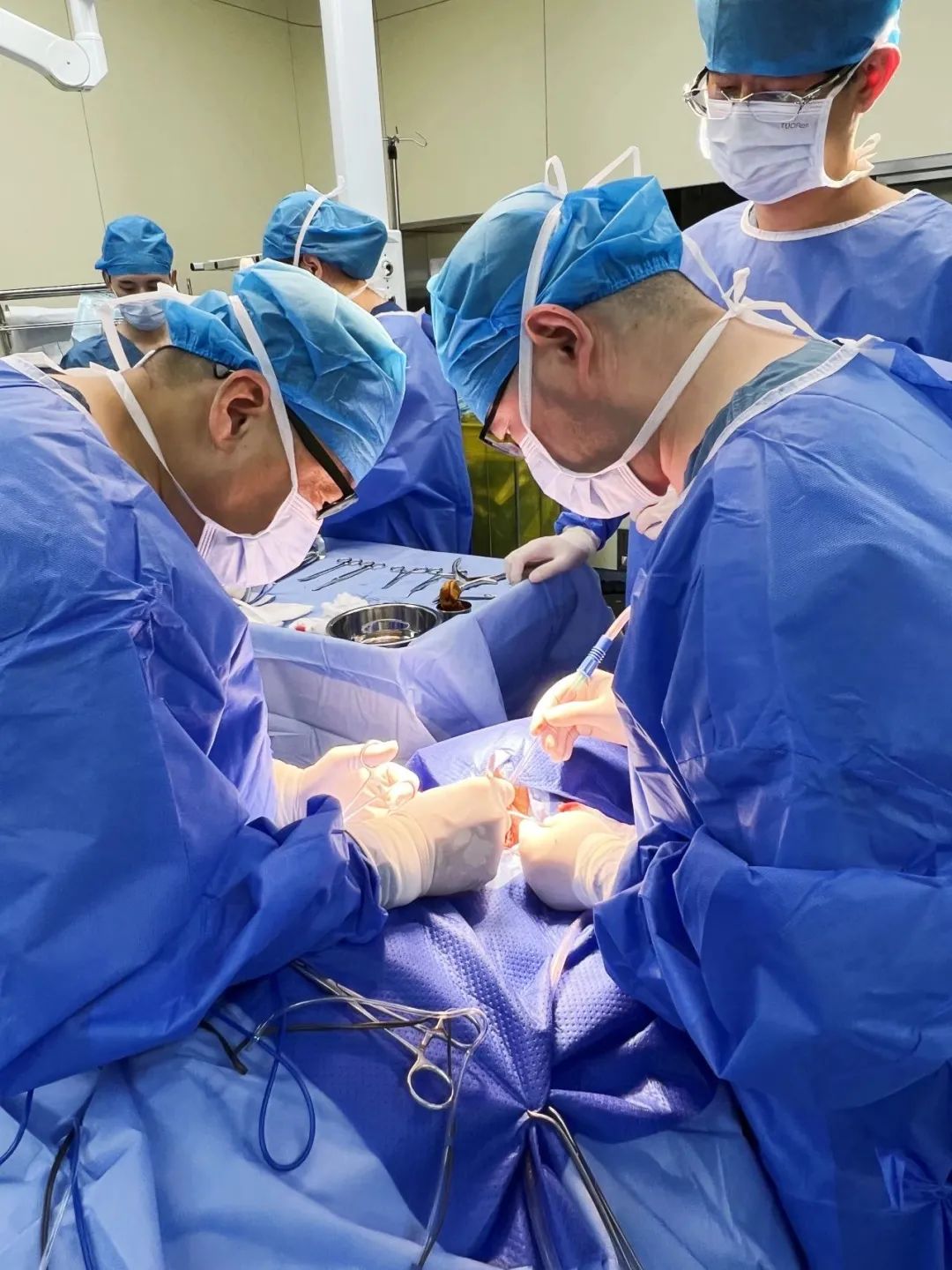 【医学科普】声音嘶哑半年 检查竟是喉癌!