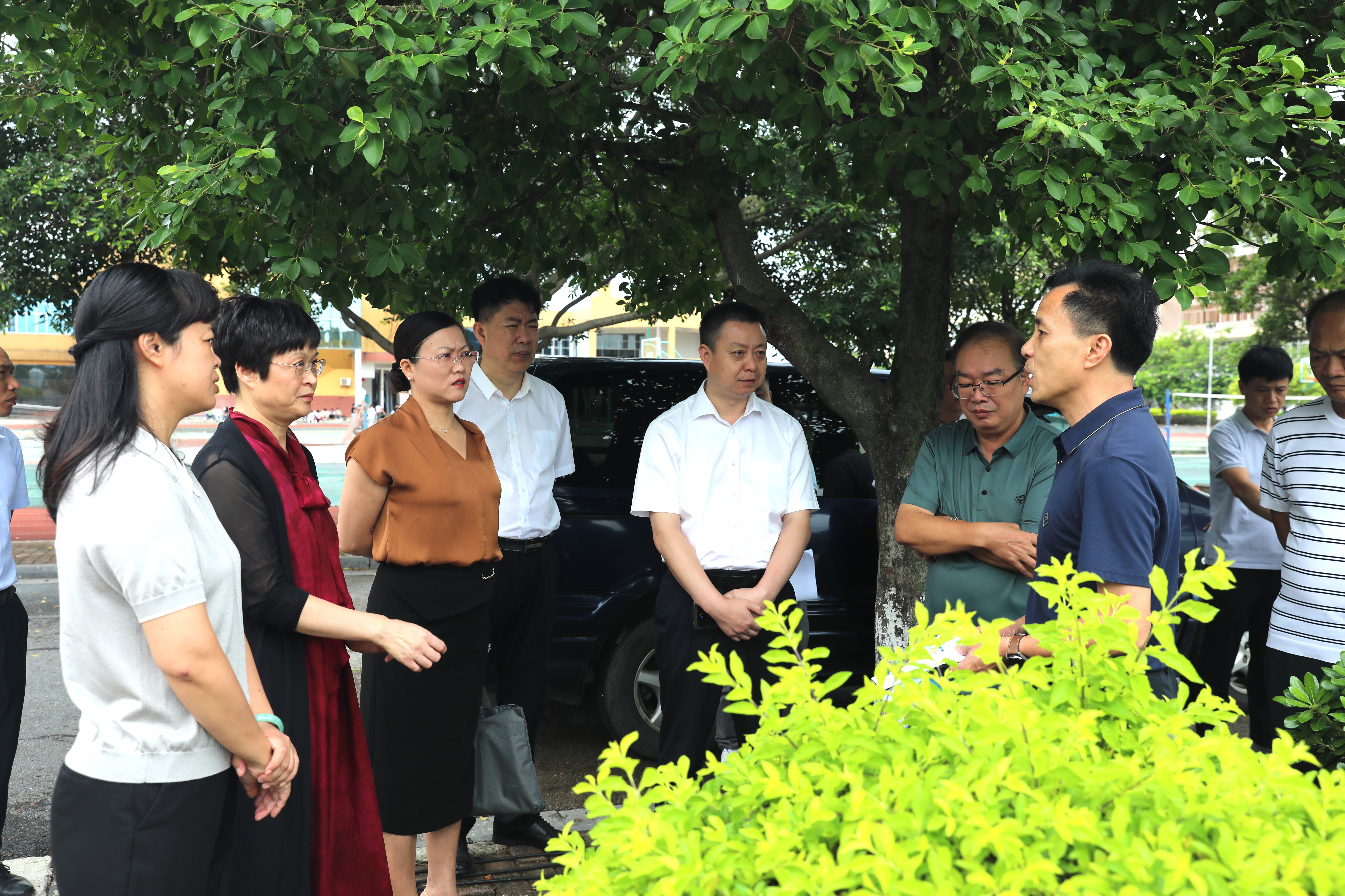 广西壮族自治区南溪山医院热烈欢迎郑毅率调研队前来实地调研