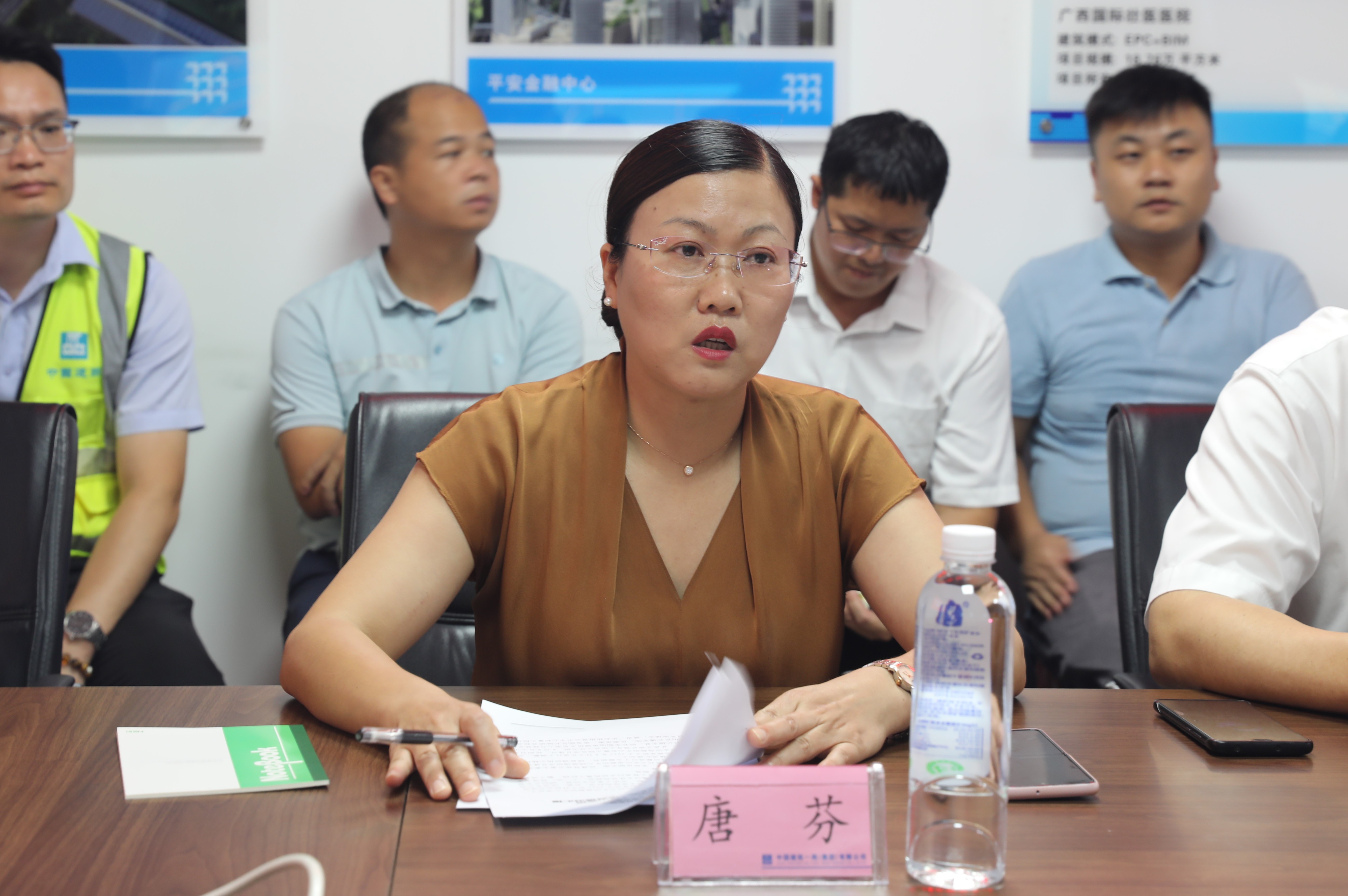 广西壮族自治区南溪山医院热烈欢迎郑毅率调研队前来实地调研