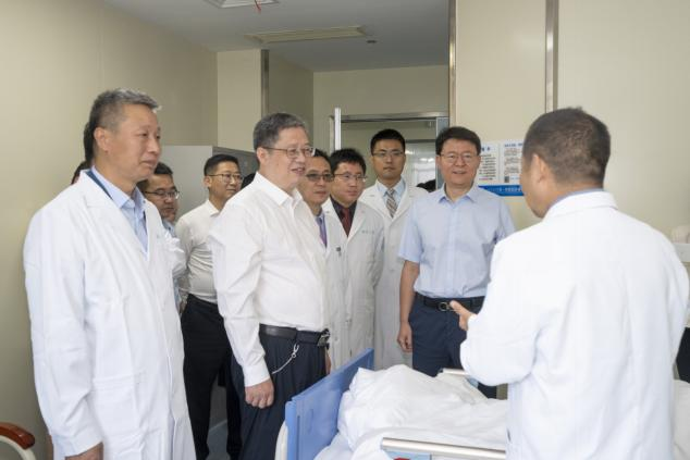 马辛格赴西安交大一附院榆林医院调研并参加新学科开科仪式