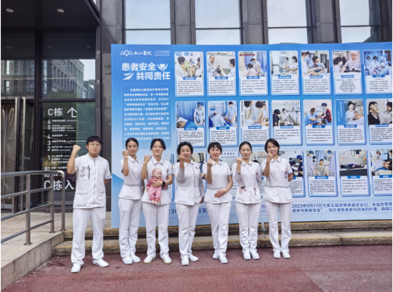 重庆松山医院走进社区开展心肺复苏、海姆立克急救法普及培训活动
