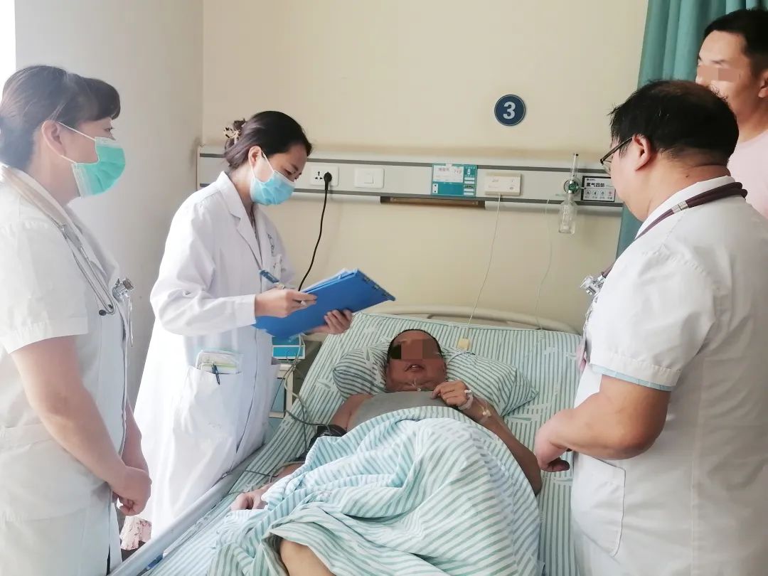 成都誉美医院采取联合会诊机制，助力解决大爷 60 年耳鸣问题