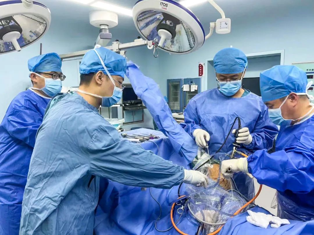 延安市中医医院（北京大学第三医院延安分院）运动医学科巧用微创技术治愈巨大肩袖撕裂患者