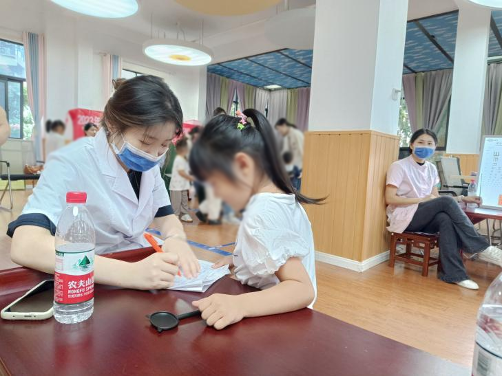 科普促健康，携手向未来：九江市第一人民医院生命活水眼科医院走进金鹏城幼儿园