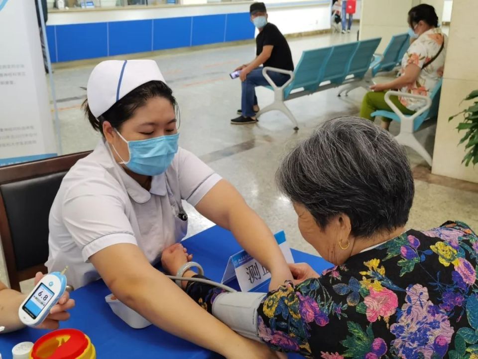 北大医疗海洋石油医院举办「世界药师日」合理用药咨询活动