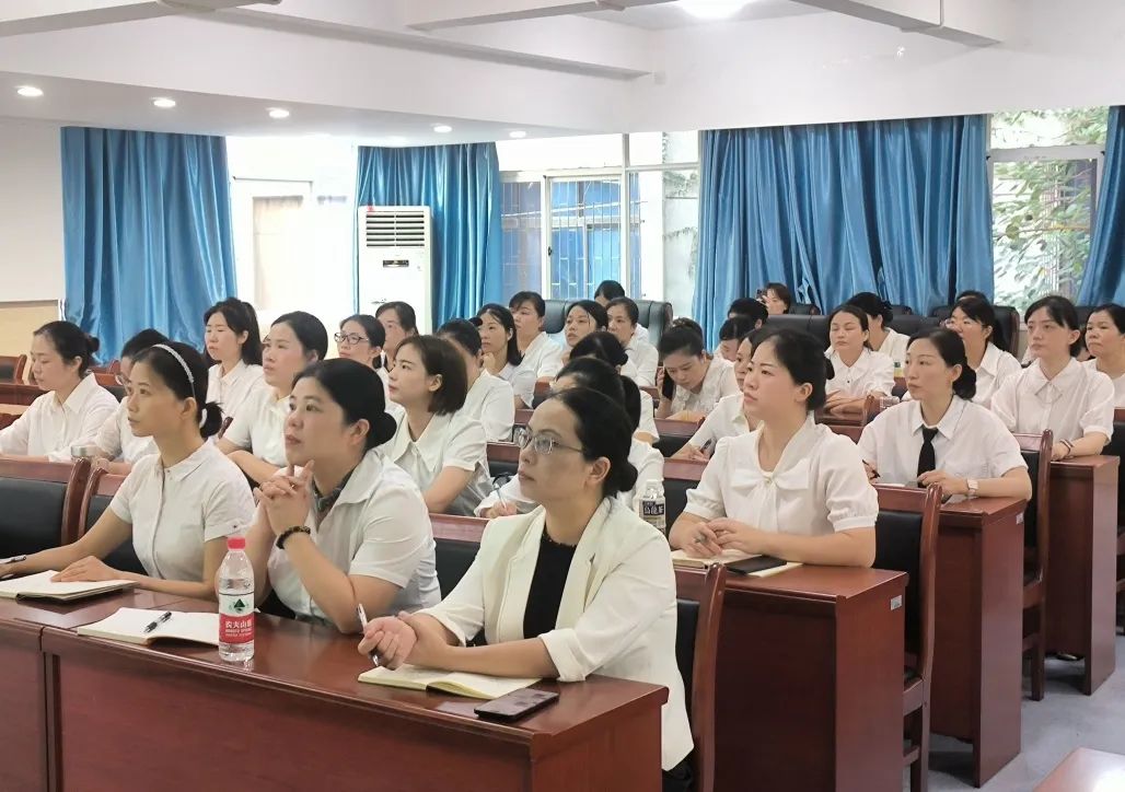 凝心聚力，为医院高质量发展注入新动能——湘潭市中心医院新任护士长岗前培训