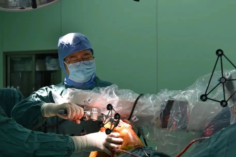 徐州仁慈医院助力高龄老人顺利完成膝关节置换术