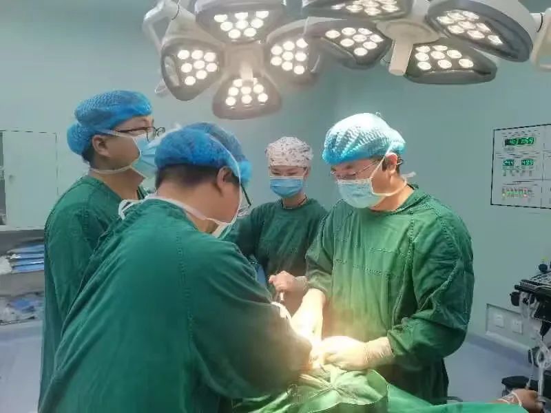 援疆动态:出血超 7000 毫升!凌晨两点援疆医师吴俊超成功救治脾破裂休克患者