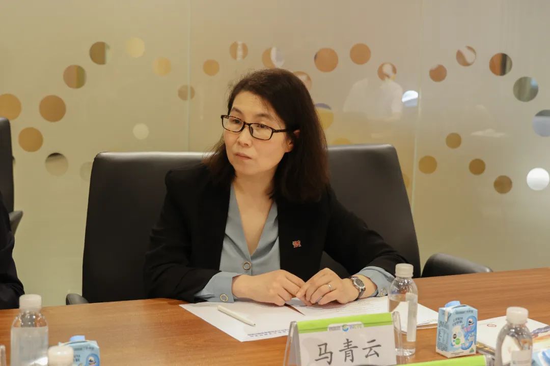 英国卡迪夫大学医学院中国事务院长姜文国教授一行访问成都中医大银海眼科医院